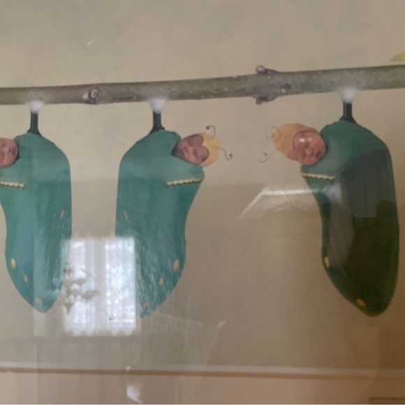 Anne Geddes Art With Gold Frame Made in Canada - Picture 3 of 6